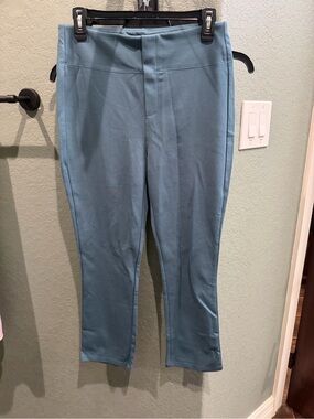 HALARA Women's Cropped Ponte Ankle Pants in Dusty Blue